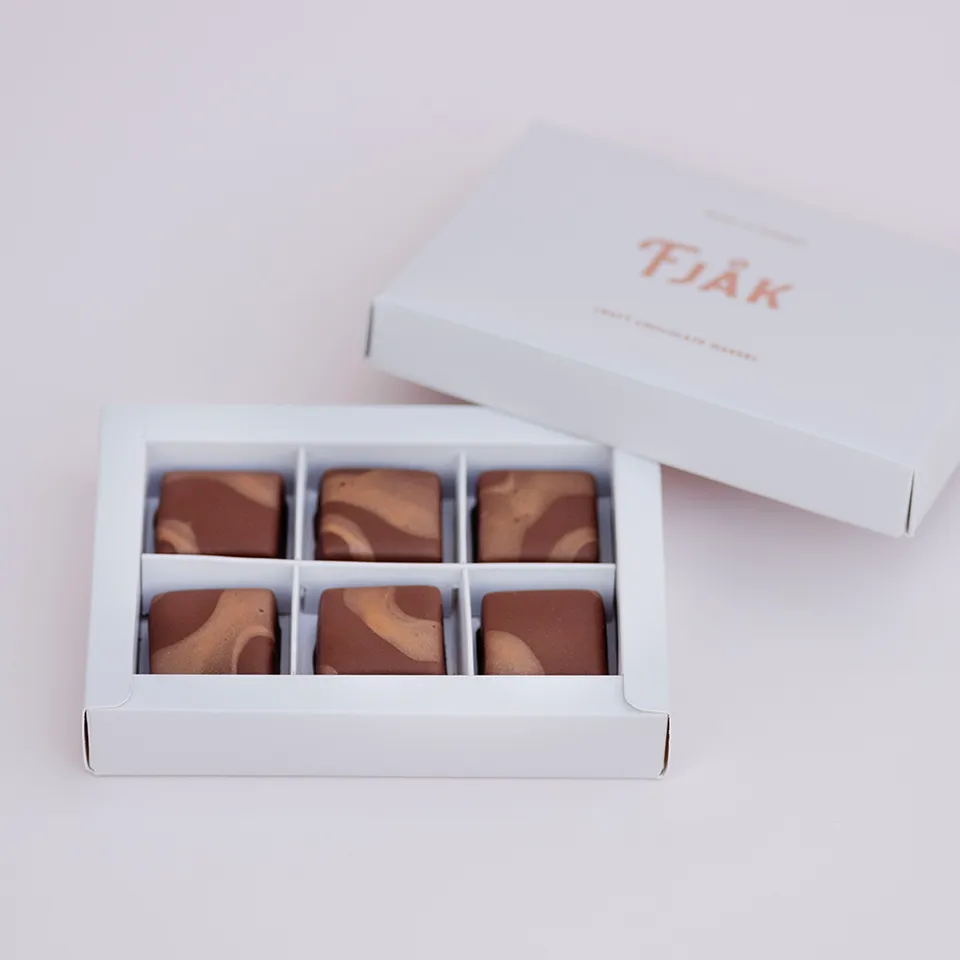 Fjåk Sjokolade Brown Cheese karamelky Haiti 45% mléčná