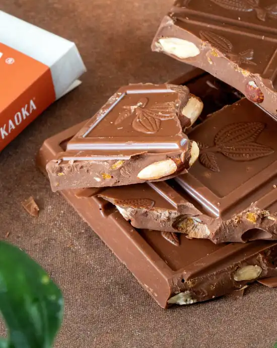 Kaoka mléčná čokoláda mandle karamel mořská sůl