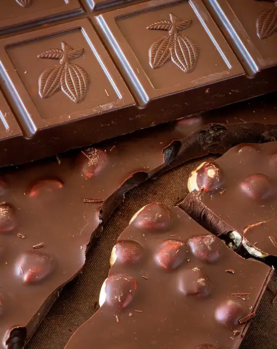 Kaoka hořká čokoláda s lískovými ořechy 180 g