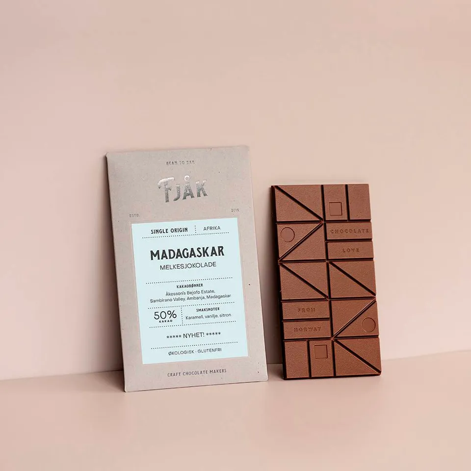 Fjåk Sjokolade 50% milk Madagascar mléčná čokoláda
